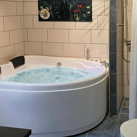 4 Bedroom Gorgeous In Nyaraló
